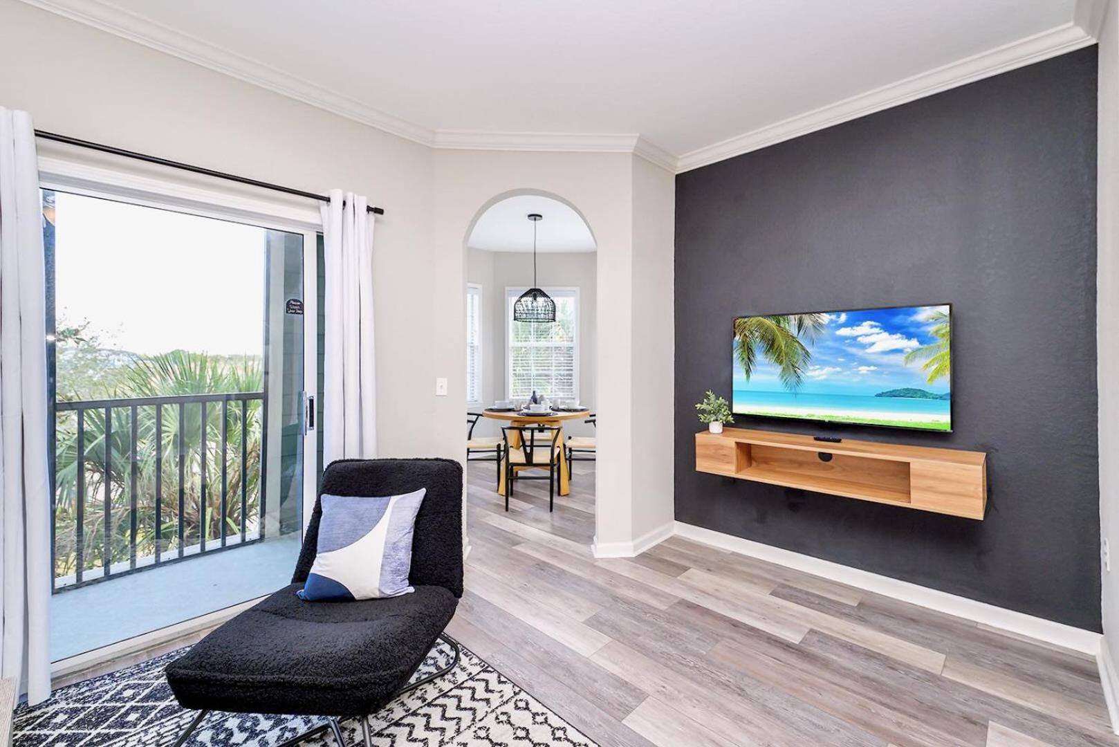 Cozy 2Br Condo - Private Balcony - Near Disney 올랜도 외부 사진