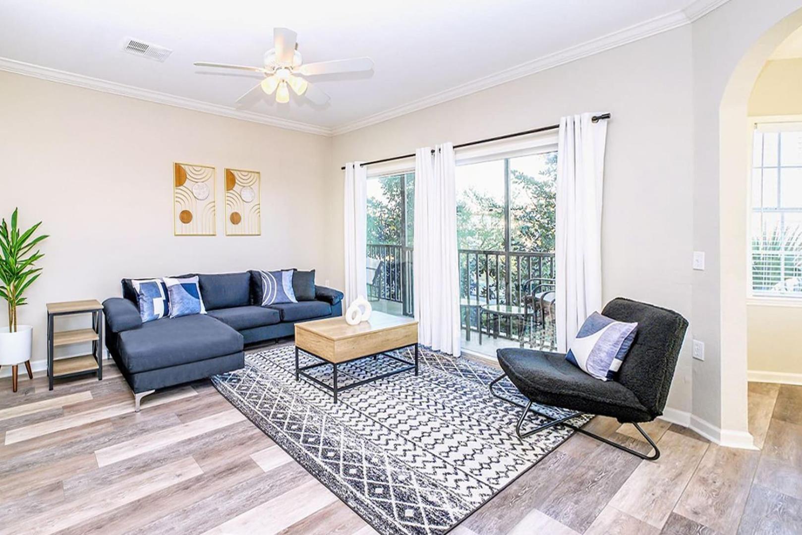 Cozy 2Br Condo - Private Balcony - Near Disney 올랜도 외부 사진