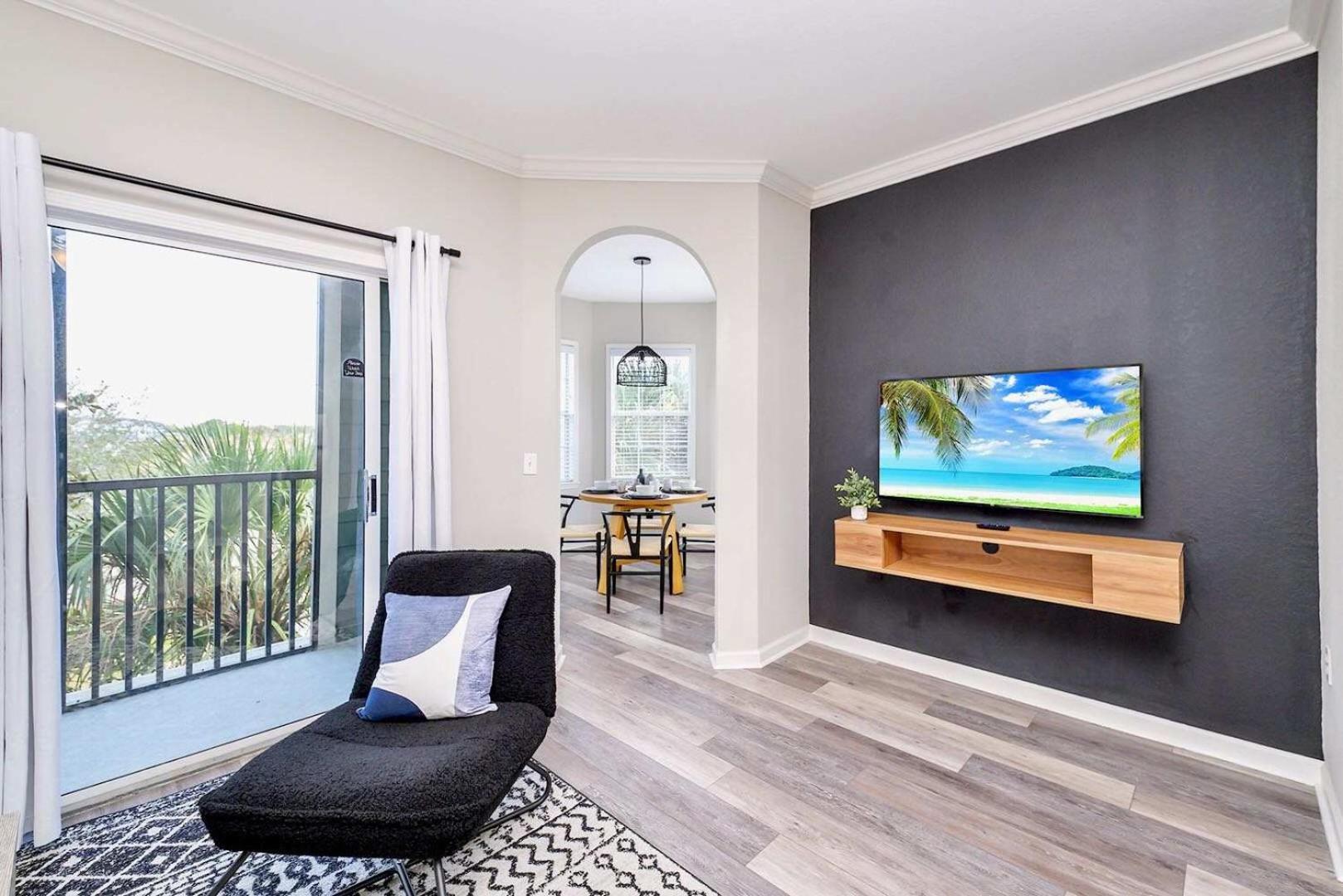 Cozy 2Br Condo - Private Balcony - Near Disney 올랜도 외부 사진
